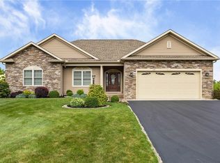137 Kensington Ct, Livonia, NY 14487