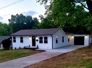 11128 E 27th St, Independence, MO 64052