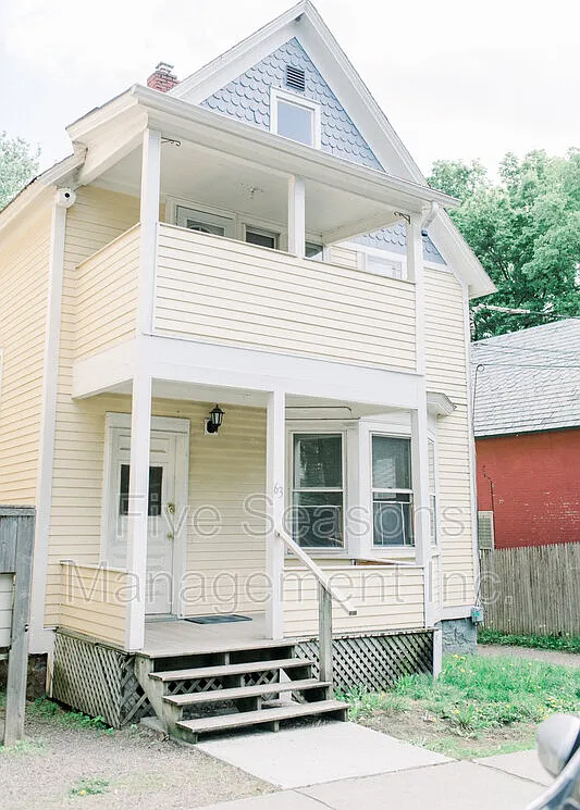 3 bed, 1.0 bath, 1000 sqft, $3,000 — Photo 1