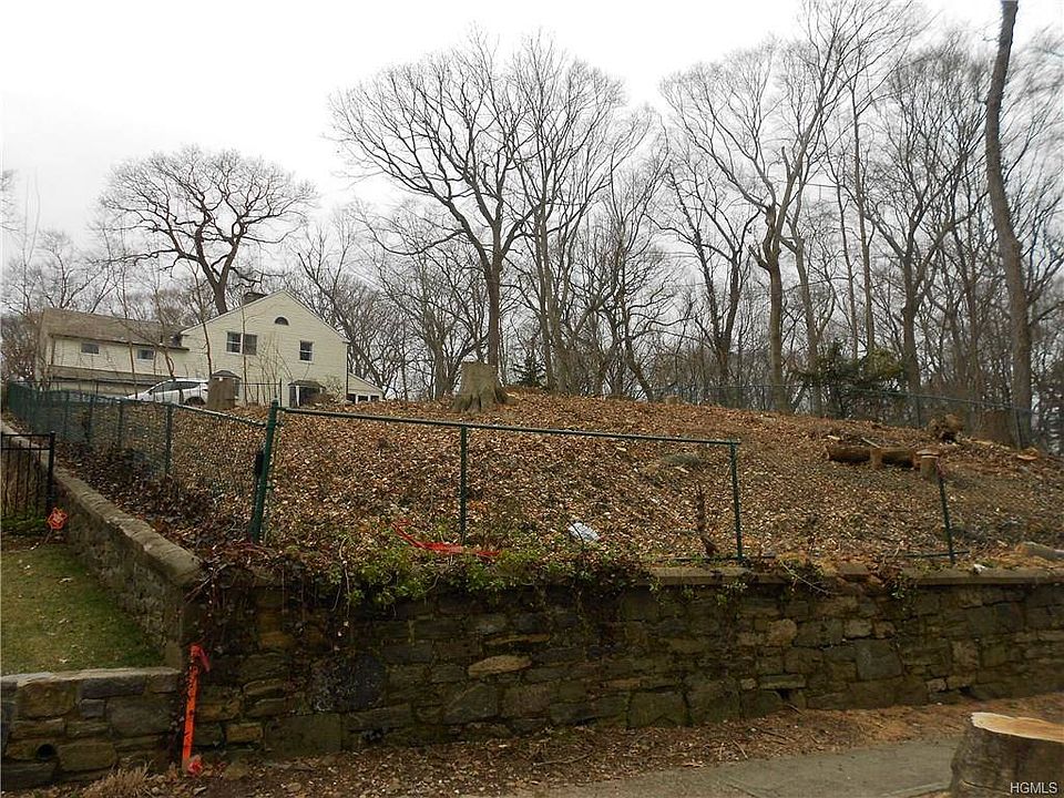 2nd image of 74 Vernon Pkwy