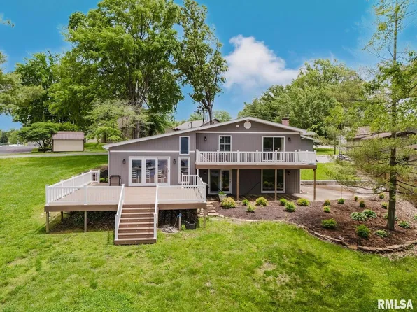 1437 Nassau Ln, Flora, IL 62959