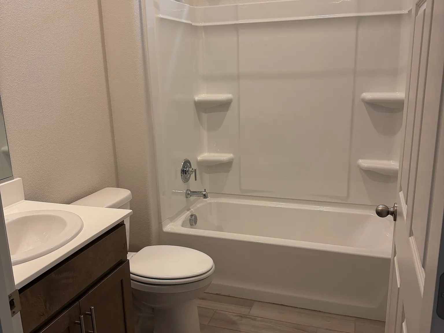 4 bed, 2750 sqft, $3,250 — Photo 4