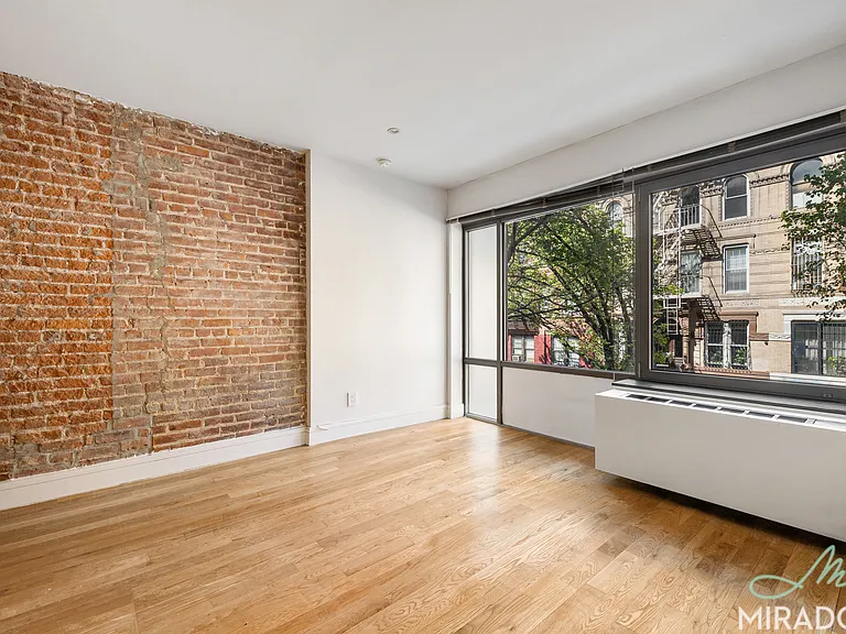 636 E 11th St #2F — Photo 3