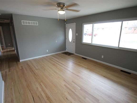 3rd image of 6730 Monte Dr