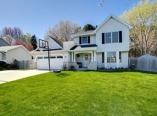 9609 Hillingdon Rd, Woodbury, MN 55125