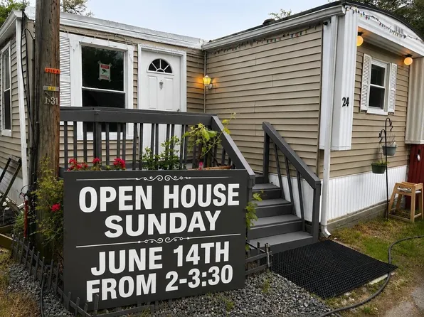 305 Turnpike St Trailer 24, South Easton, MA 02375