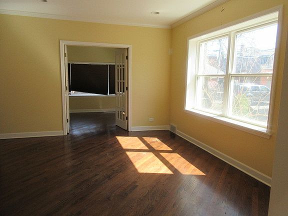5th image of 7141 S Crandon Ave