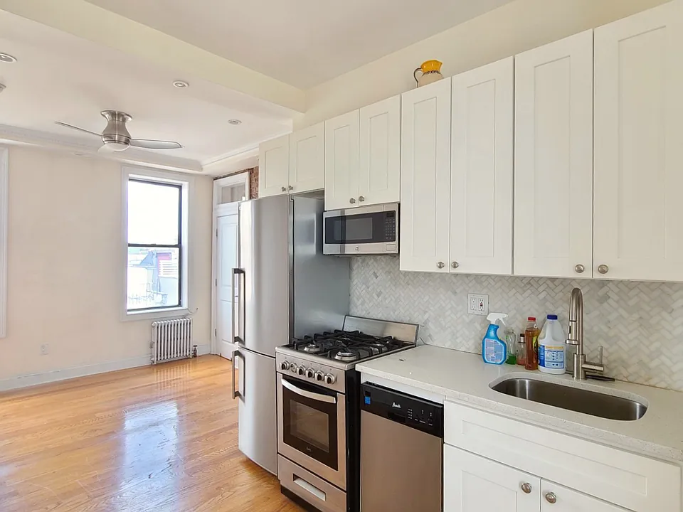 409 E 6th St #6C