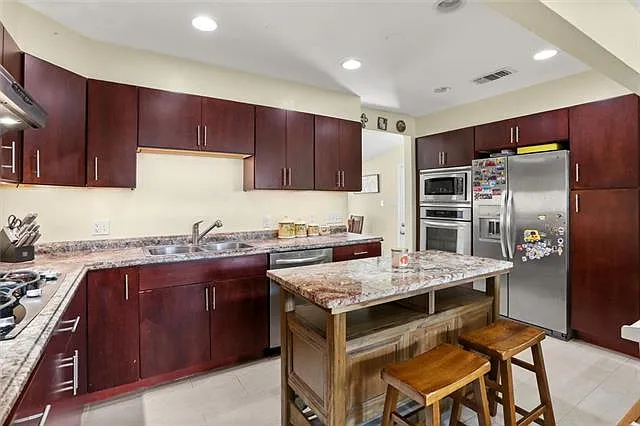1609 Auburn Ave — Photo 3