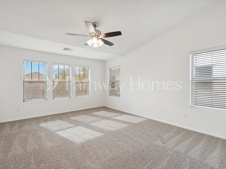 17762 W Watson Ln — Photo 15