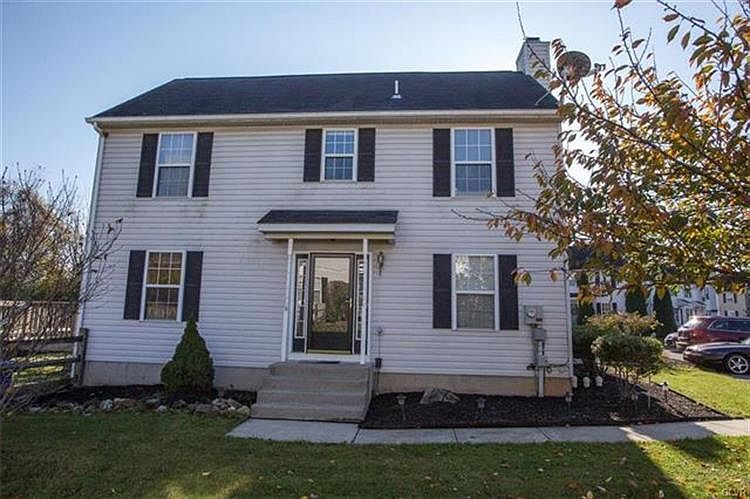 1st image of 949 Ramblewood Ln