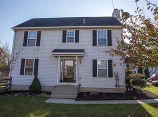 949 Ramblewood Ln, Freemansburg, PA 18017
