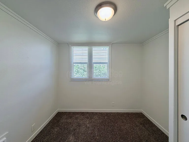 5821 SE Knapp St #4 — Photo 13