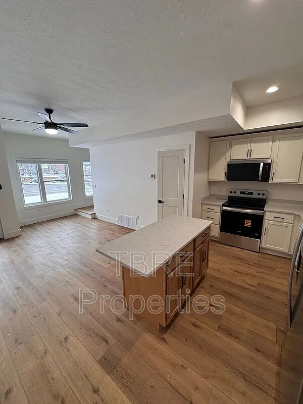 2 bed, 2.5 bath, 960 sqft, $1,550 — Photo 3