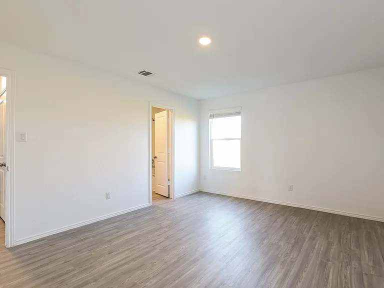 2903 Gustavo Dr — Photo 9