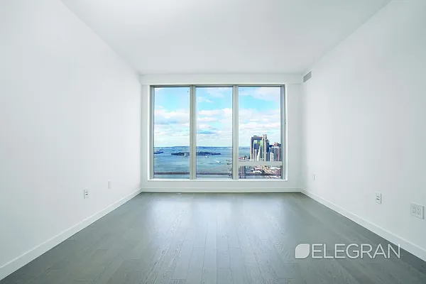 Rented by (Legacy) Elegran | media 18