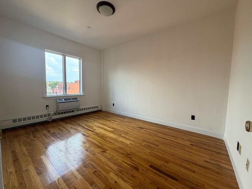 2nd image of 586 President St APT 7C