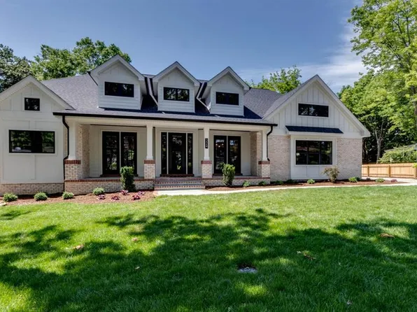 224 Oak Tree Dr, Saint Louis, MO 63119