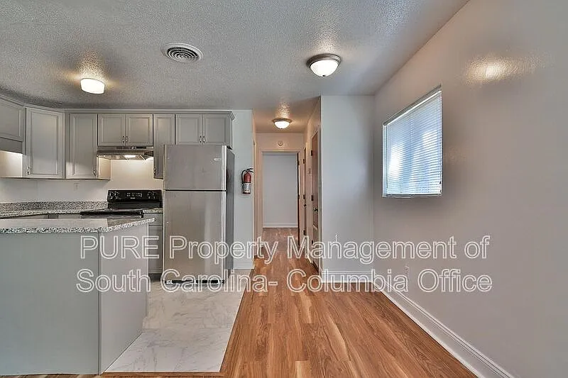 1 bed, 1.0 bath, 649 sqft, $900 — Photo 2