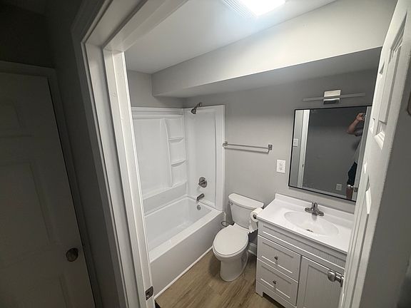 4th image of 224 Carolina Ave #230