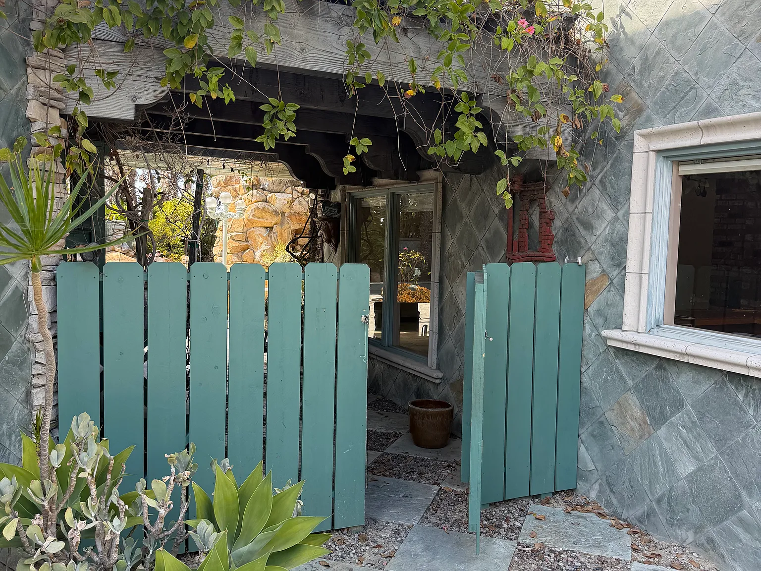 3 bed, 1700 sqft, $3,900 — Photo 3