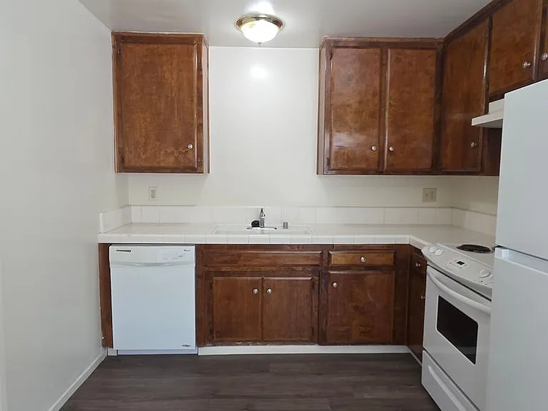 2500 Ashe Rd #B — Photo 7