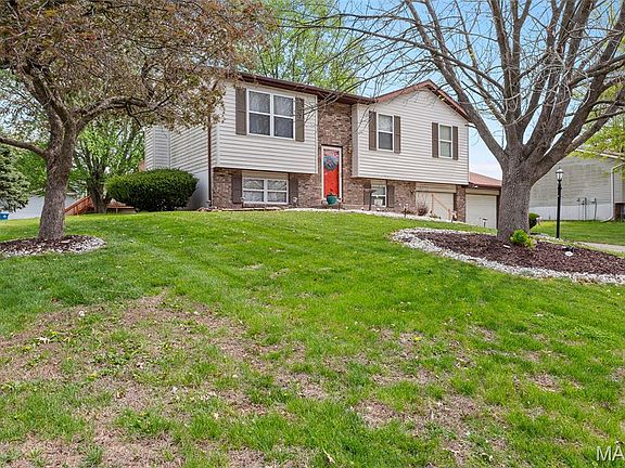 3rd image of 400 Saint Rose Dr