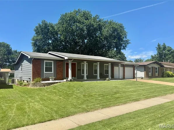 1364 Kingsford Dr, Florissant, MO 63031