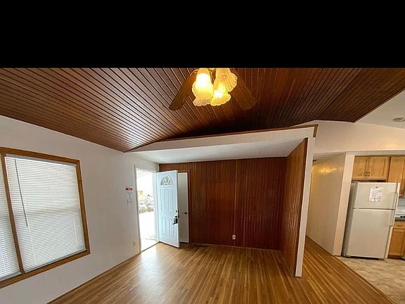 3rd image of 2909 Cuervo Dr NE