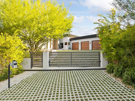 3rd image of 4021 E CLAREMONT Avenue