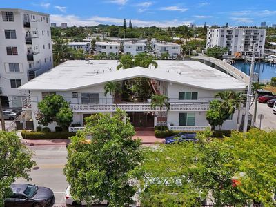 8040 Tatum Waterway Dr APT 4, Miami Beach, FL, 33141