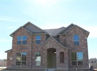 914 Mockingbird Ln, Glenn Heights, TX 75154
