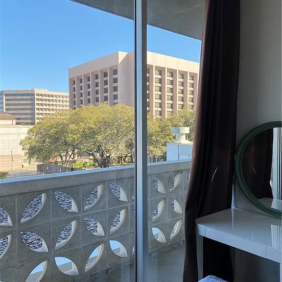 1801 Lavaca St #2G — Photo 14