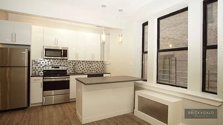 Rented by BRICK & GALO REALTY CORP | media 15