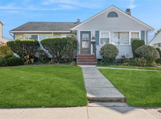 1704 Camp Ave, Merrick, NY 11566