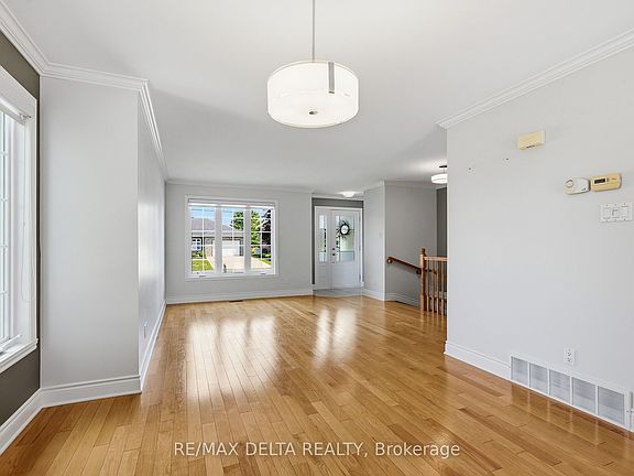5th image of 131 Caledonia Rd