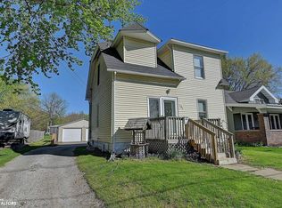 523 Woodlawn Ave, Muscatine, IA 52761