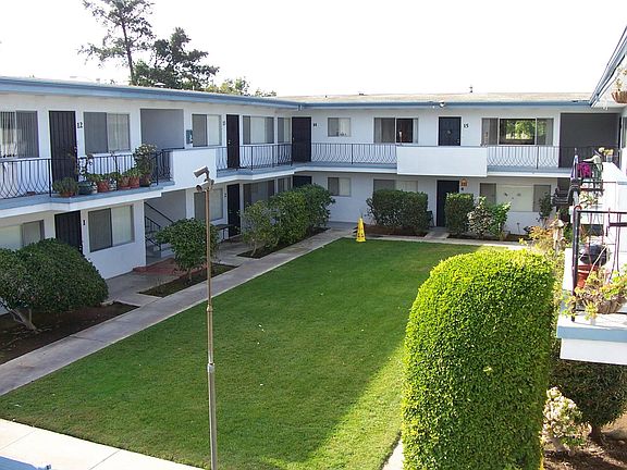 2nd image of 2950 Clairemont Dr APT 1
