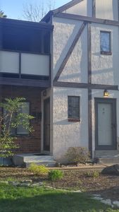 331 Barrington Square Est APT F, Saint Louis, MO, 63122