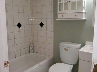 353 E Kensington Ave #1R, Chicago, IL 60628