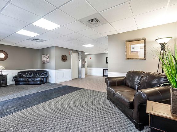 3rd image of 1365 Ashland Ave APT 604