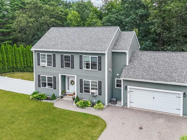 8 Cornfield Drive, Somersworth, NH 03878