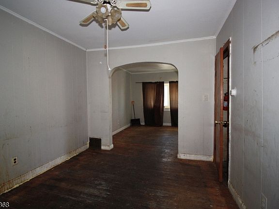 5th image of 755 S Main St