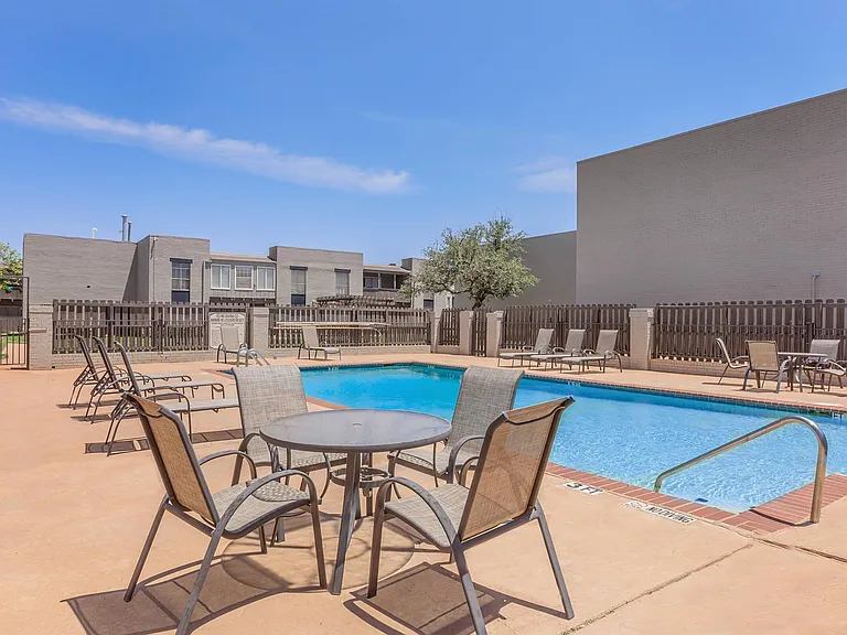 Bel Air Creekside — Photo 21