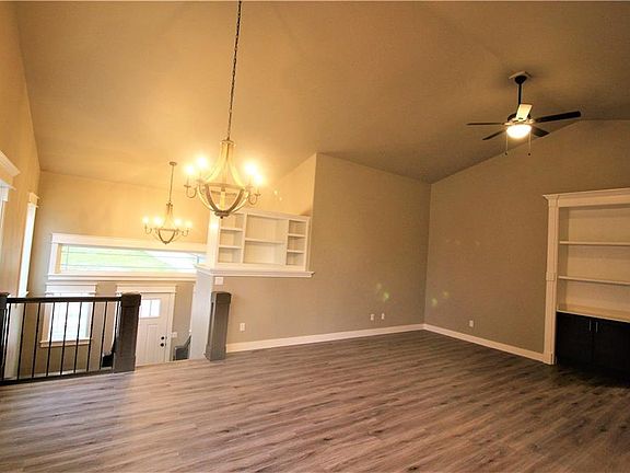 4th image of 5242 Chapel Hill Dr