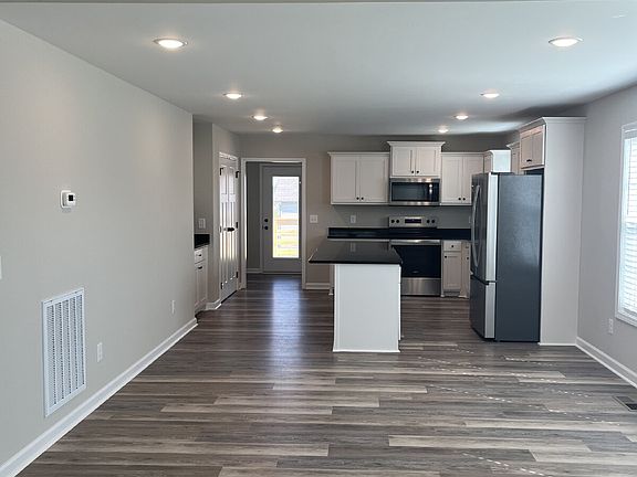 5th image of 109 Thacker Dr