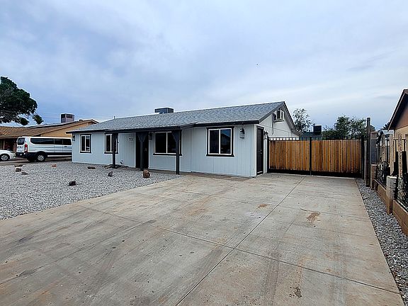 2nd image of 7131 W Devonshire Ave
