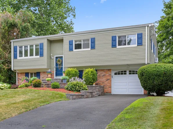 29 Donata Lane, Stamford, CT 06905