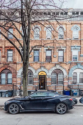 Rented by Nooklyn NYC LLC | media 29