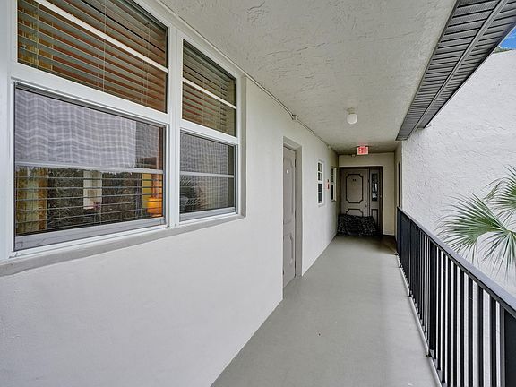 4th image of 9440 Poinciana Place #415